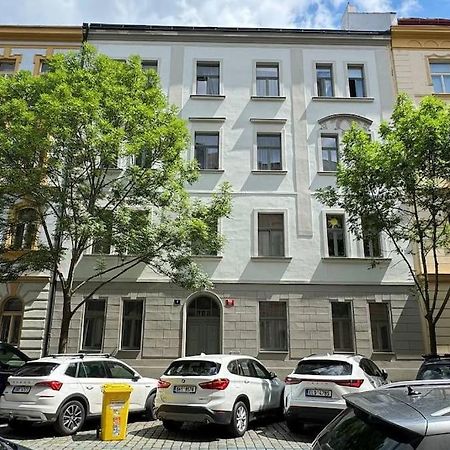Cozy Karlin Apartment Прага Екстериор снимка