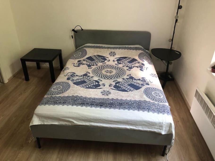 Cozy Karlin Apartment Прага Екстериор снимка